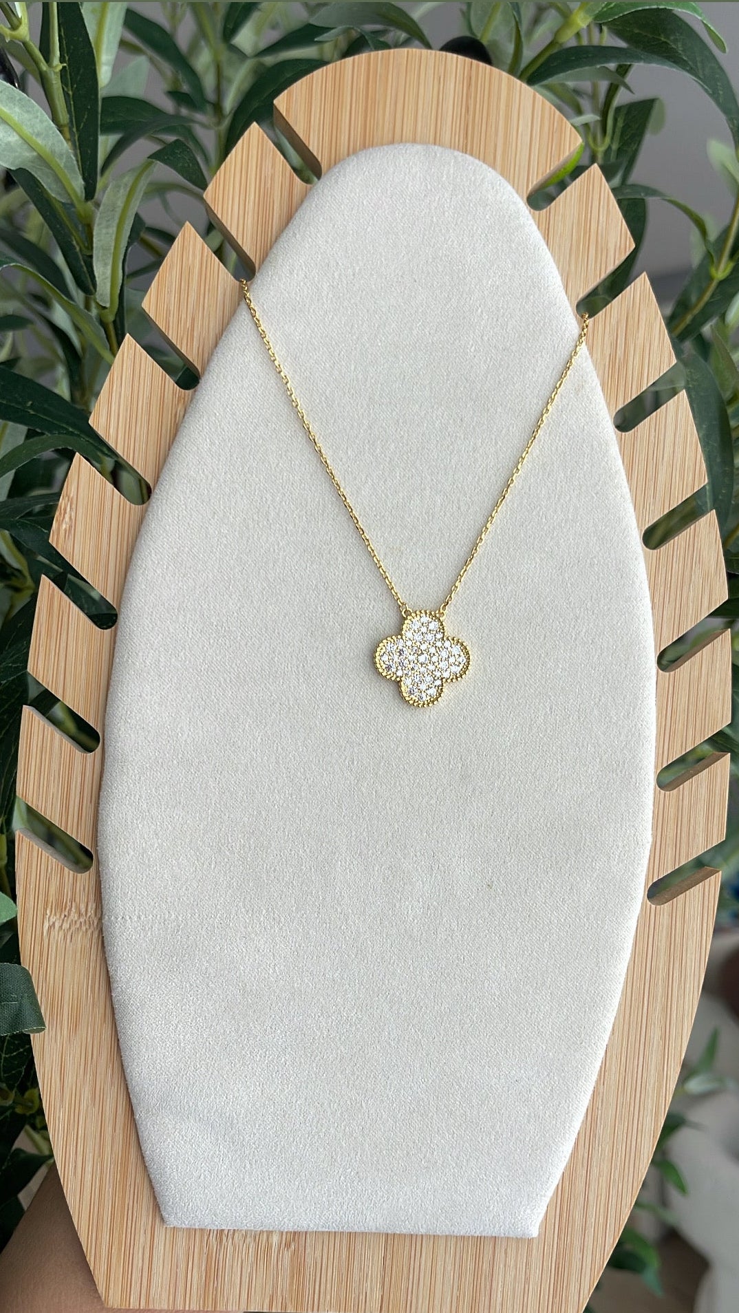 Van rhinestone necklace