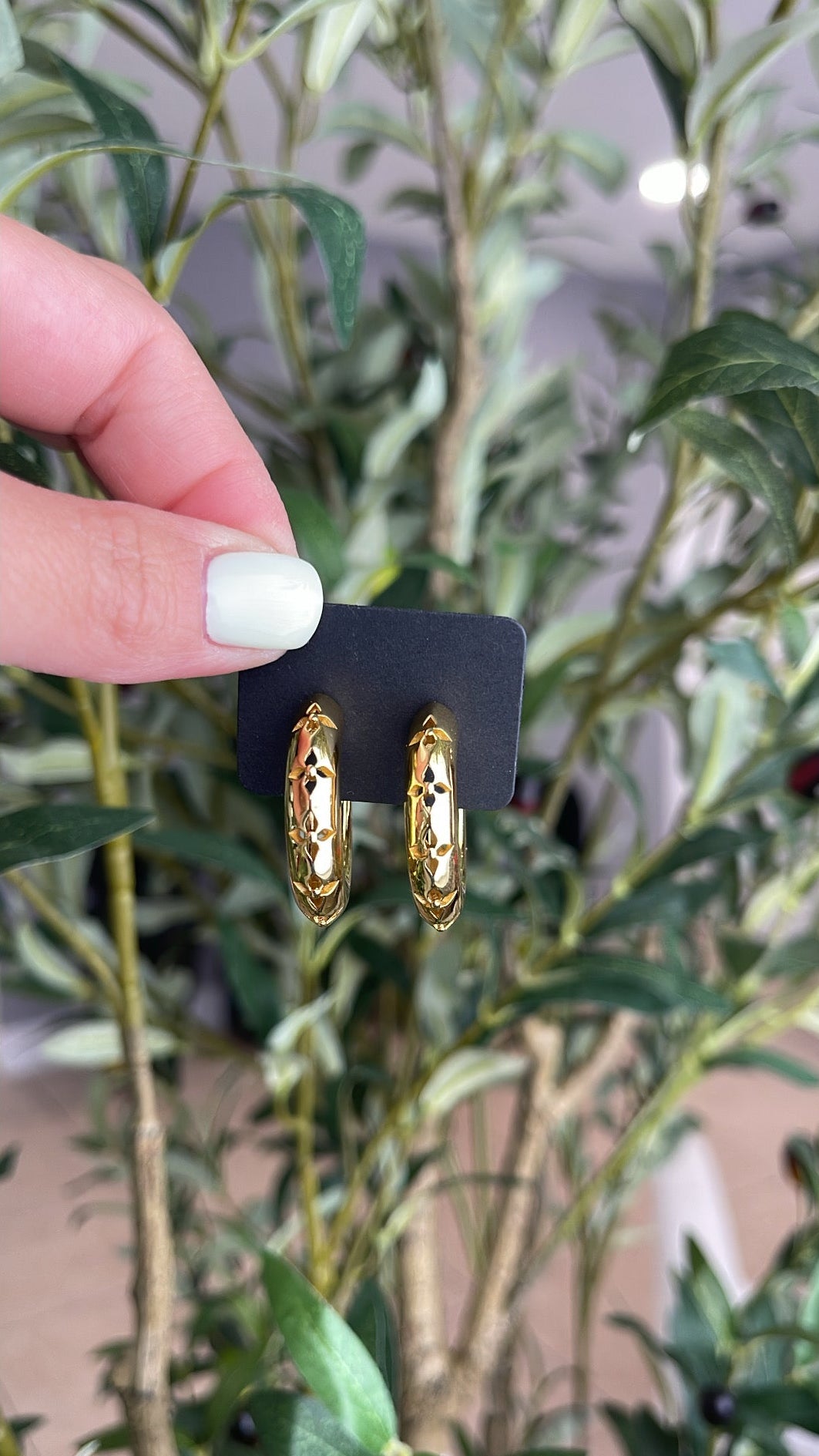 Lv big hoops