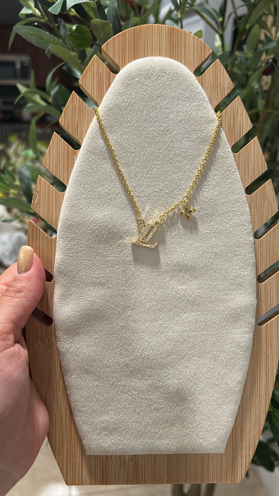 Lv necklace 🫶🏻