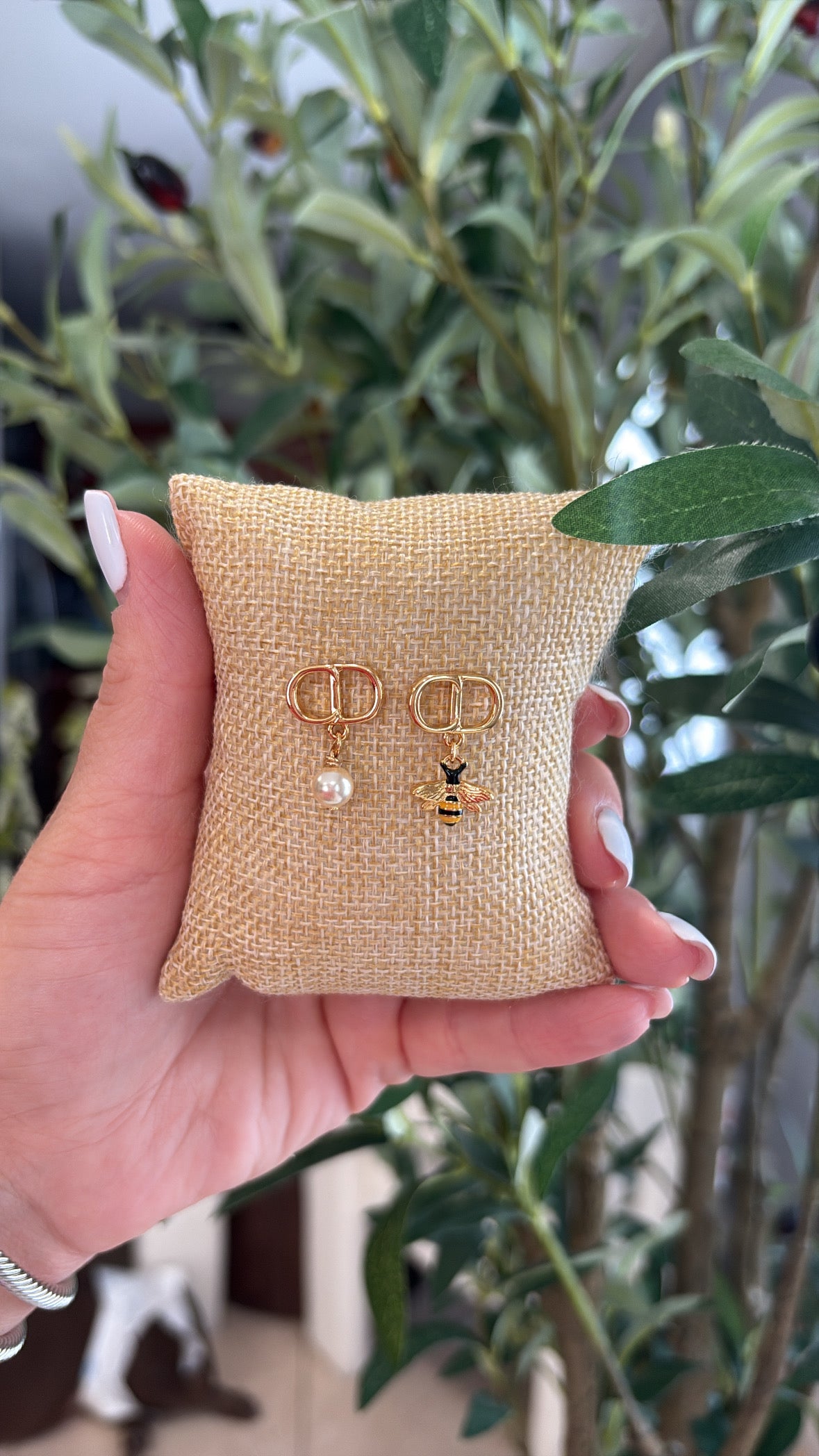 Cd bee earrings