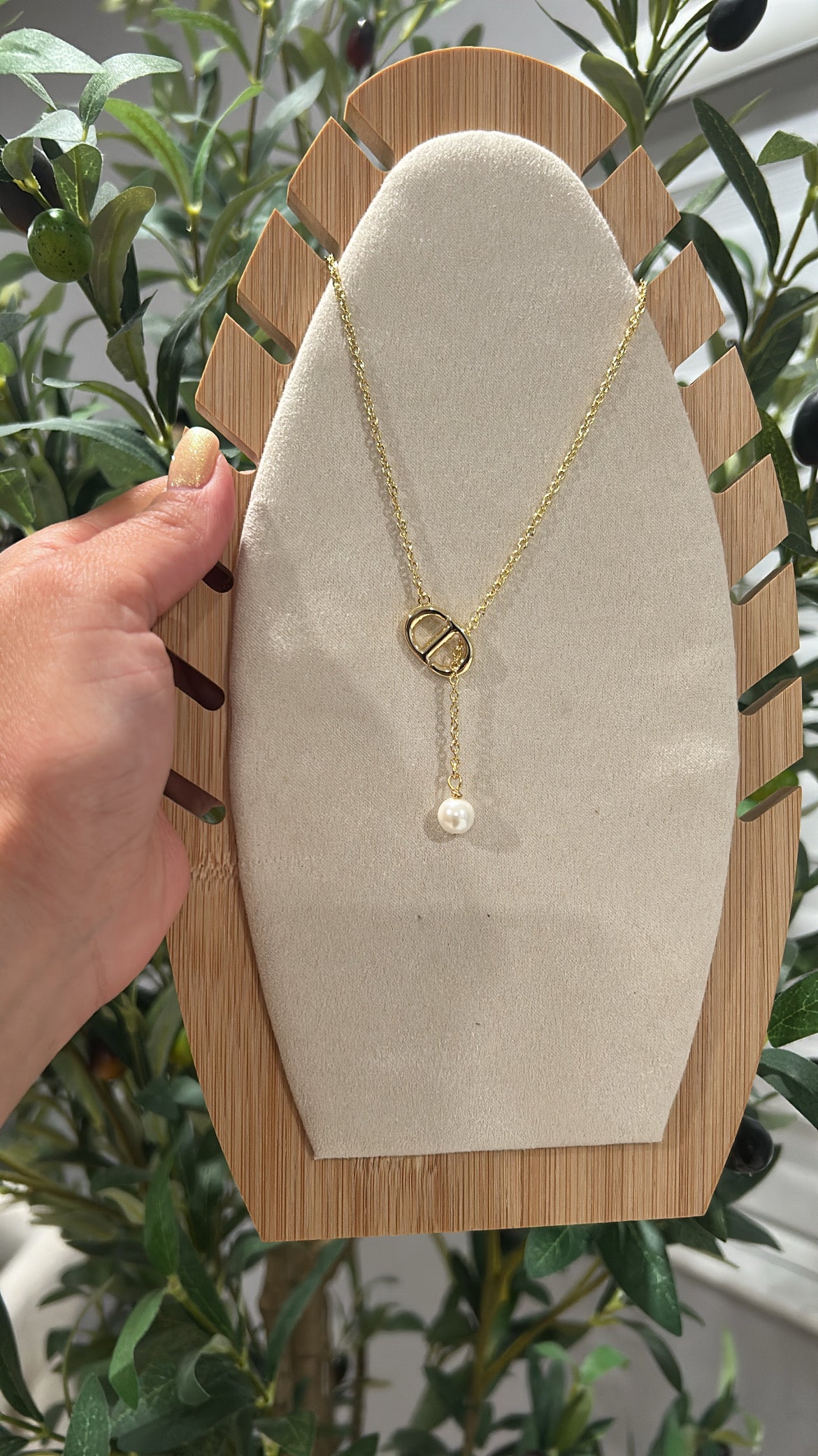 Beauty Cd necklace