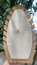 Van flower necklace