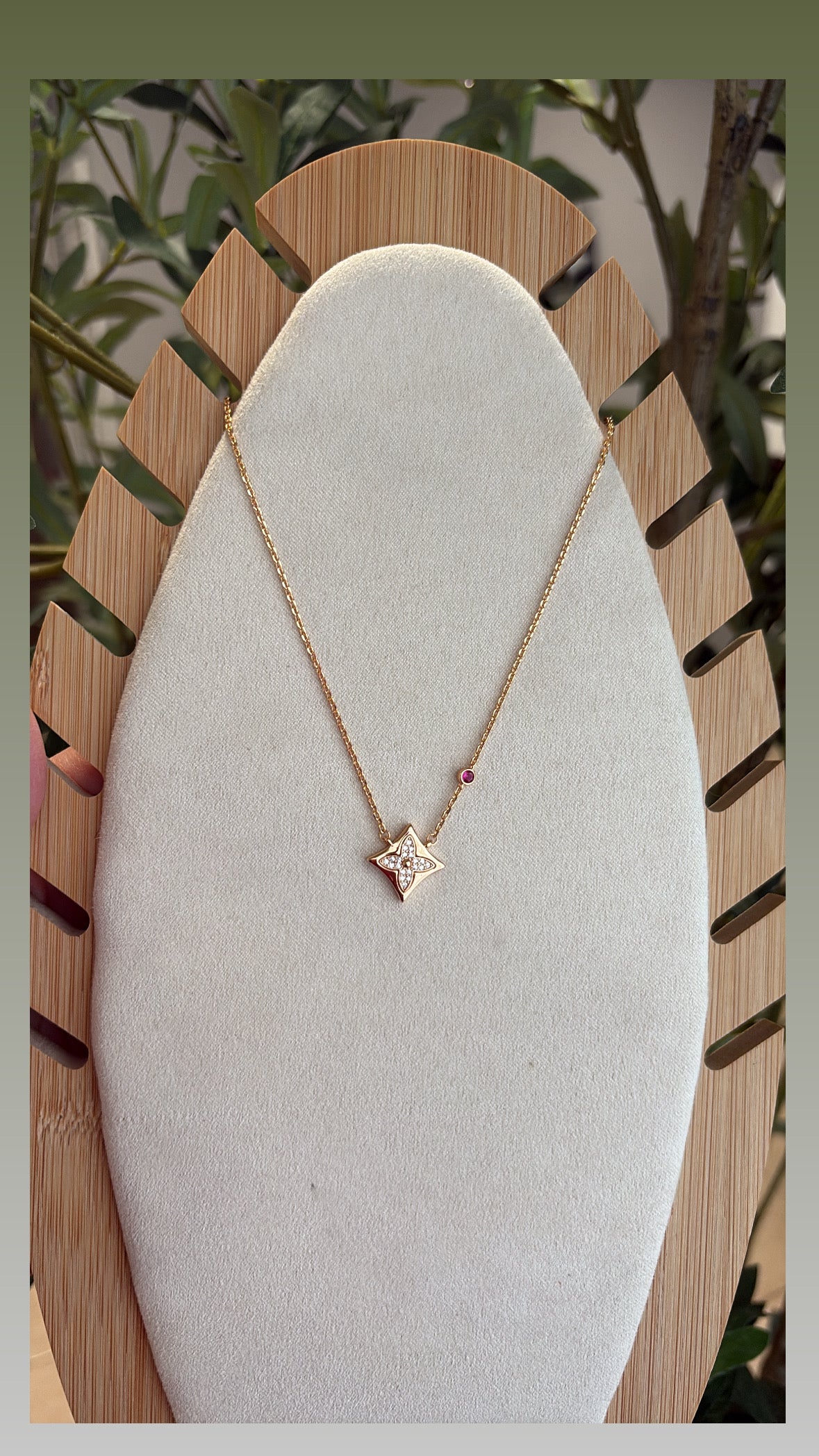 Lv rose gold necklace