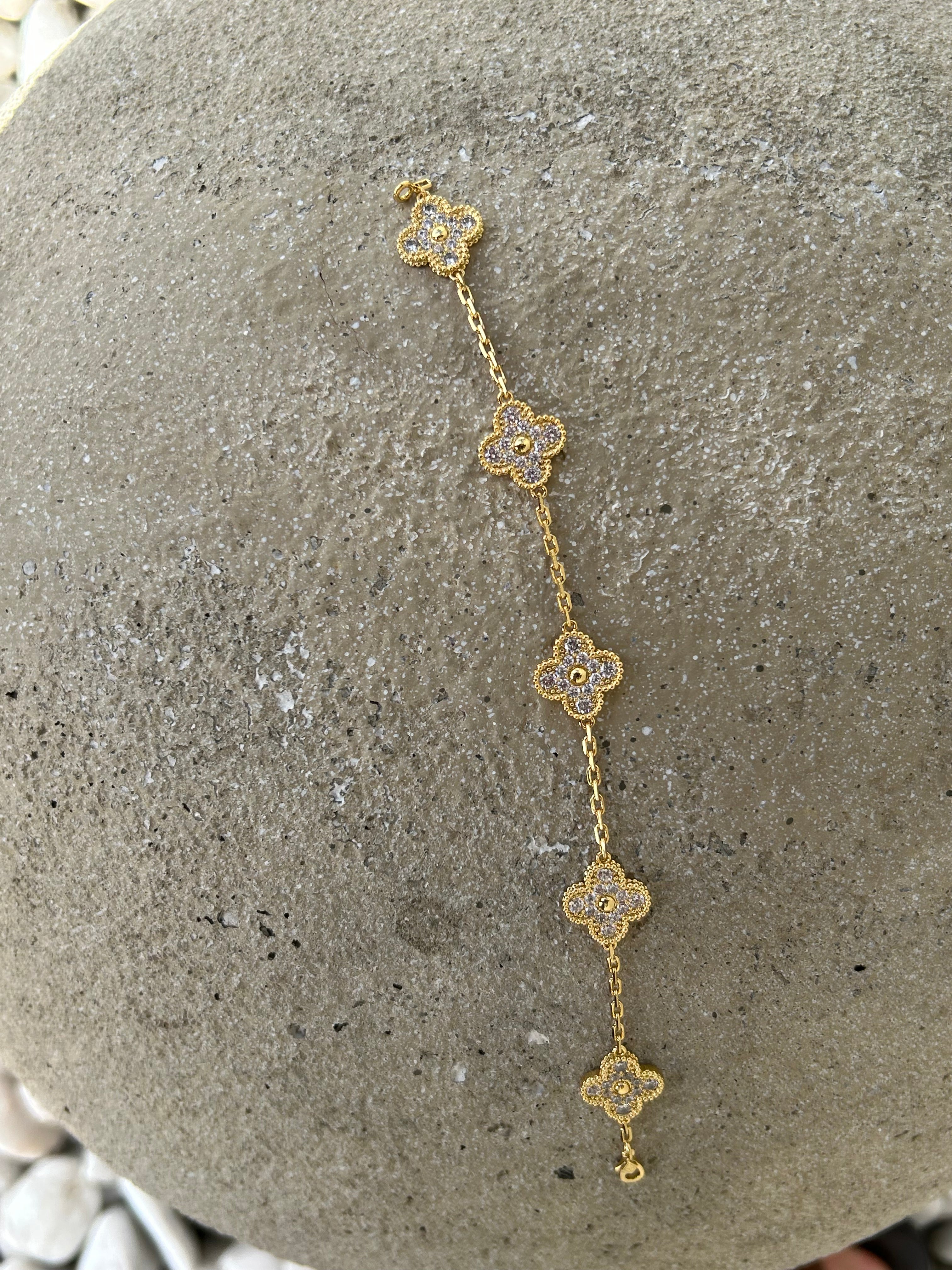 Clover rhinestone