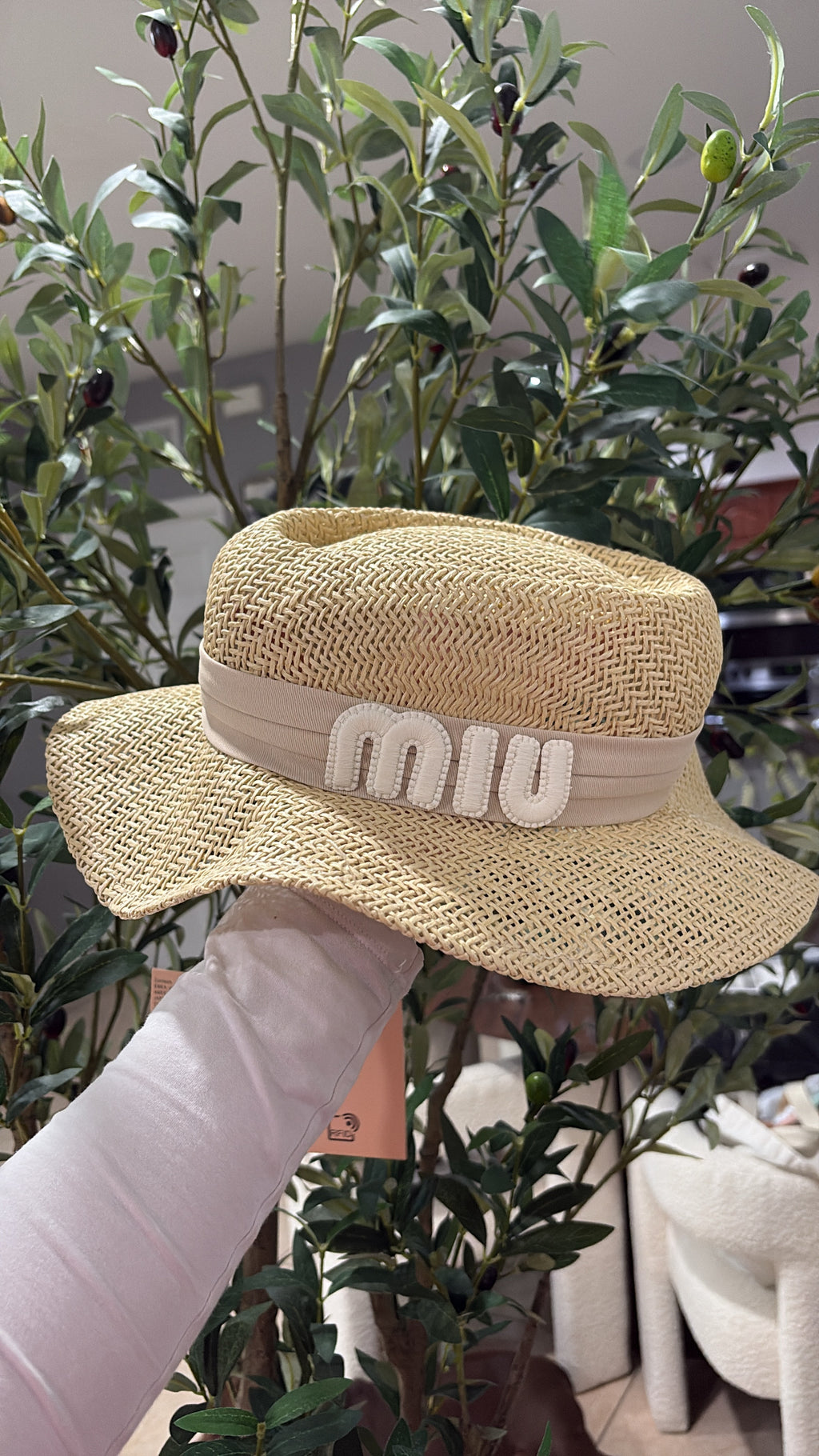 Miu hat