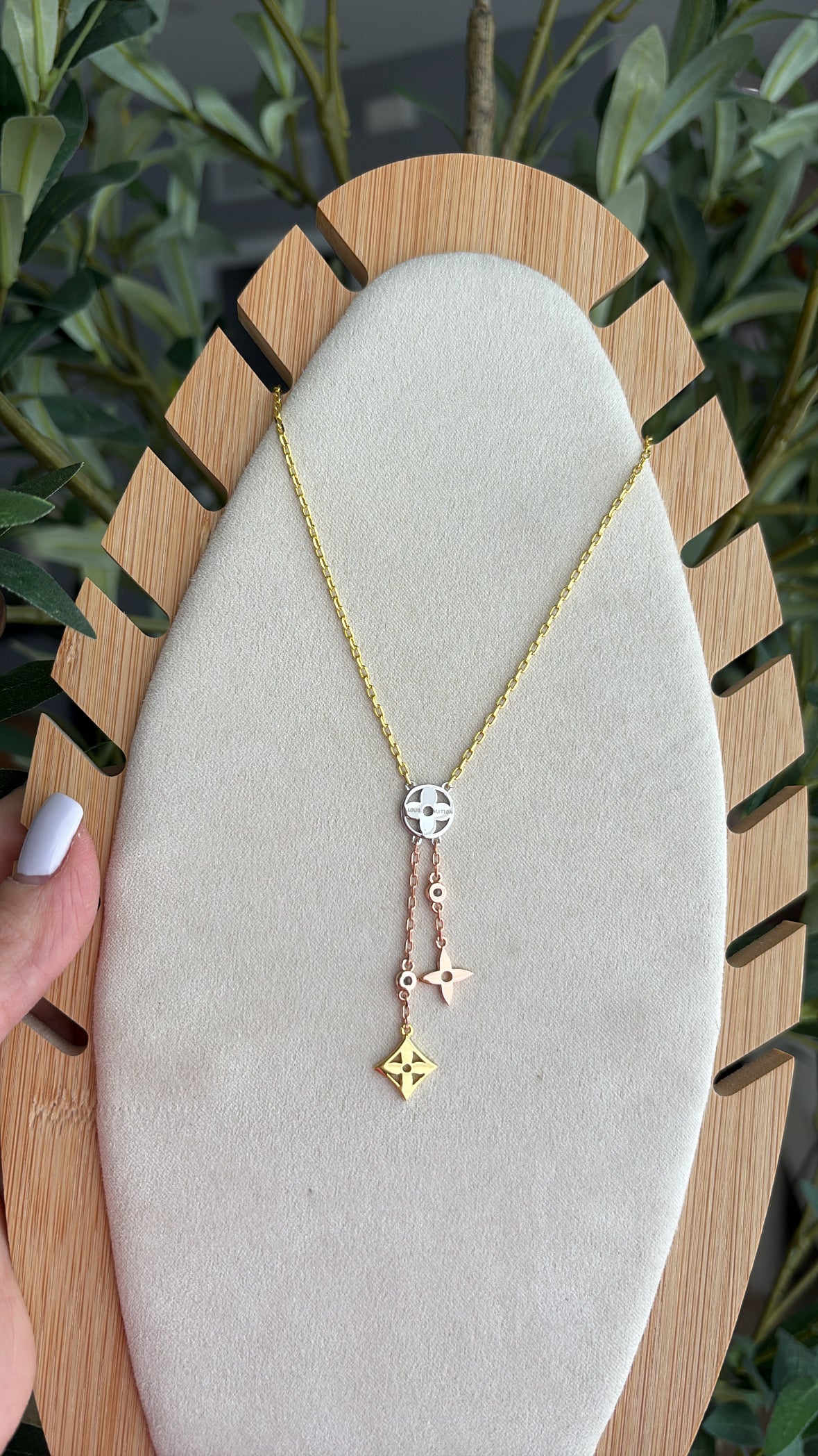 Louis triples necklace